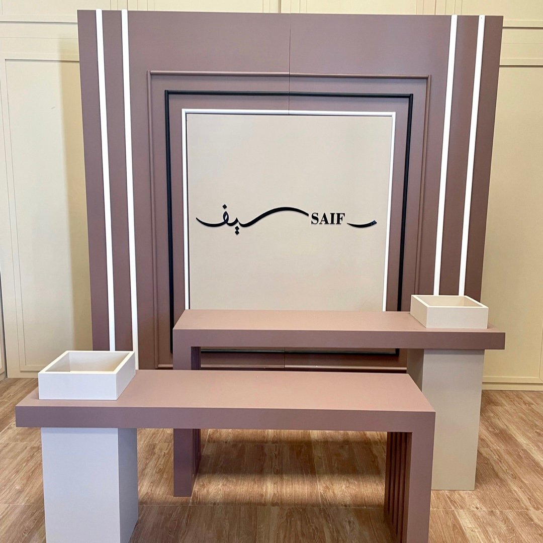 Table Set & Backdroop