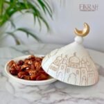 صحن تقديم مع غطاء